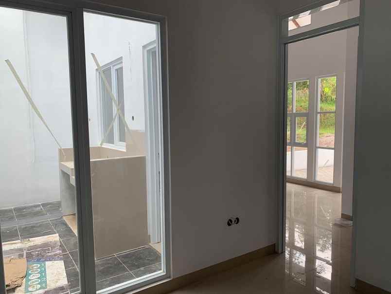 dijual rumah jl raya cigorowong jl