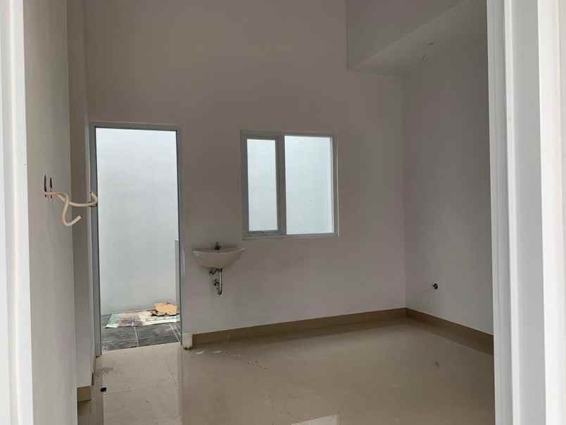 dijual rumah jl raya cigorowong jl