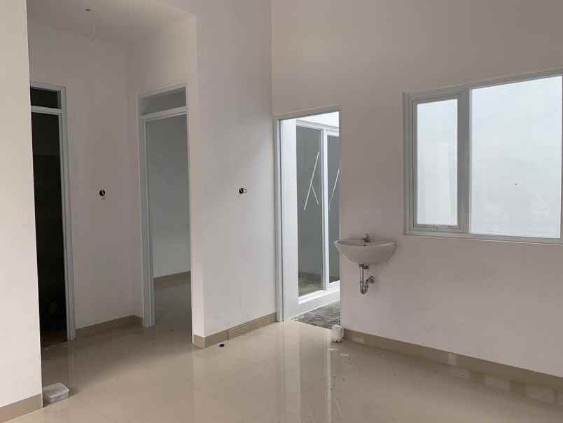 dijual rumah jl raya cigorowong jl