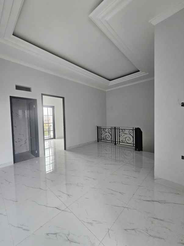 dijual rumah jl raya ciherang sukatani