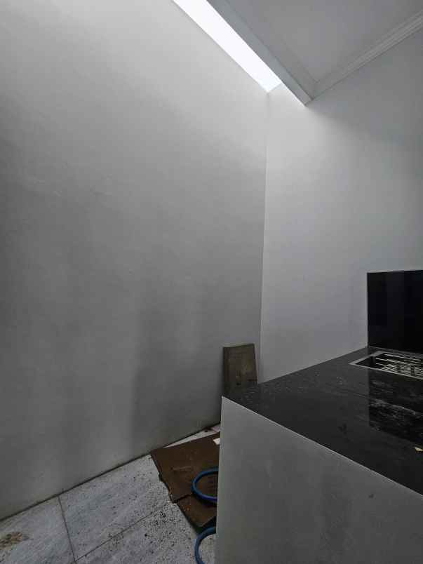 dijual rumah jl raya ciherang sukatani