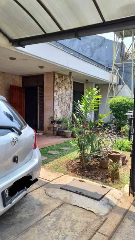 dijual rumah jl sambas