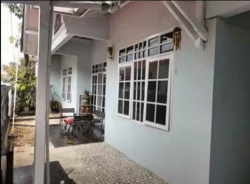 dijual rumah jl saturnus margahayu raya