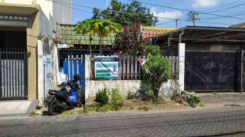 dijual rumah jl simpang darmo