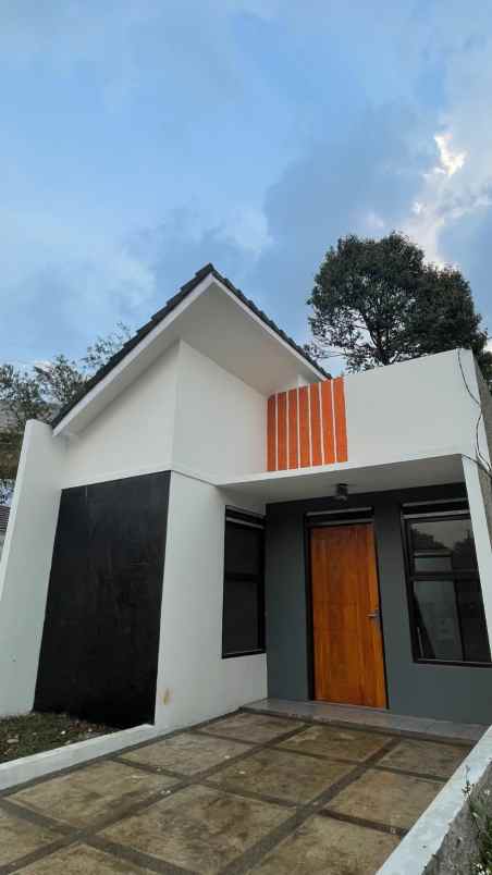 dijual rumah jl simpati rt 03 05