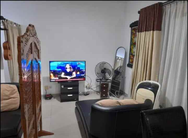 dijual rumah jl suvana