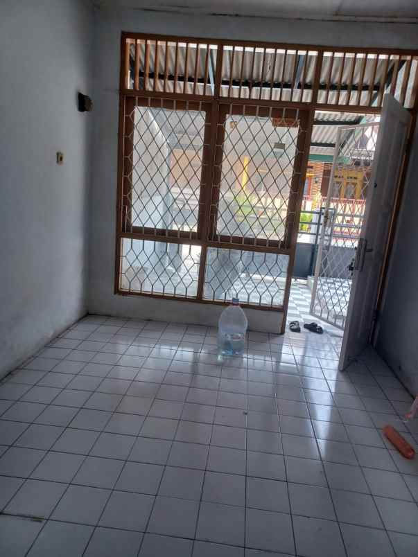 dijual rumah jl taman lotus 3