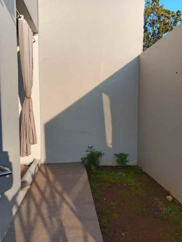 dijual rumah jl villa bandung indah no