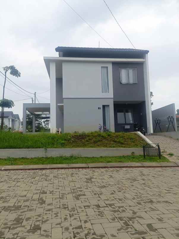dijual rumah jl villa bandung indah no
