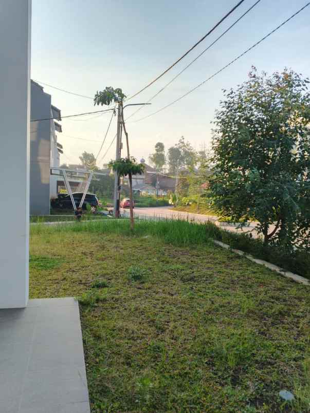 dijual rumah jl villa bandung indah no