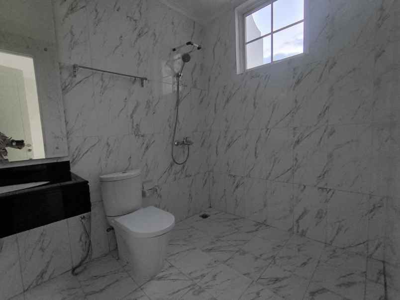 dijual rumah jln buahbatu bandung