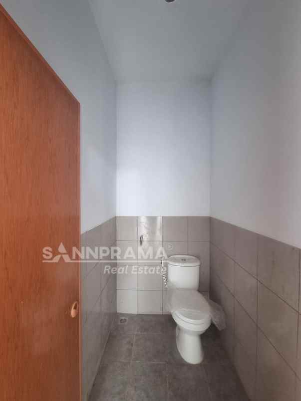 dijual rumah jln raya bojongsari sawangan