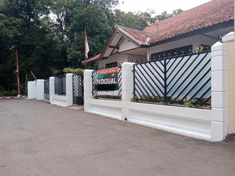 dijual rumah jln suryalaya