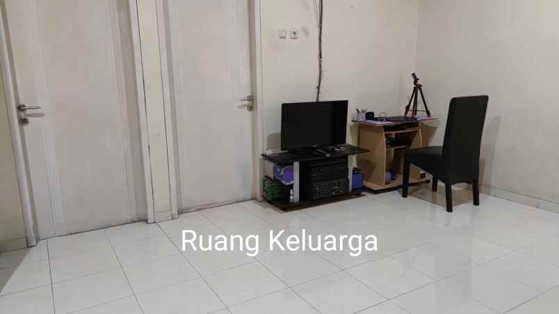 dijual rumah jlnnraya kangkung grogol