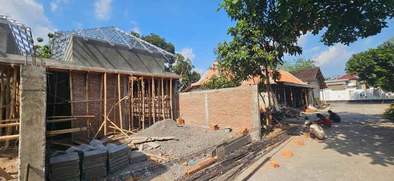 dijual rumah kadirejo purwomartani