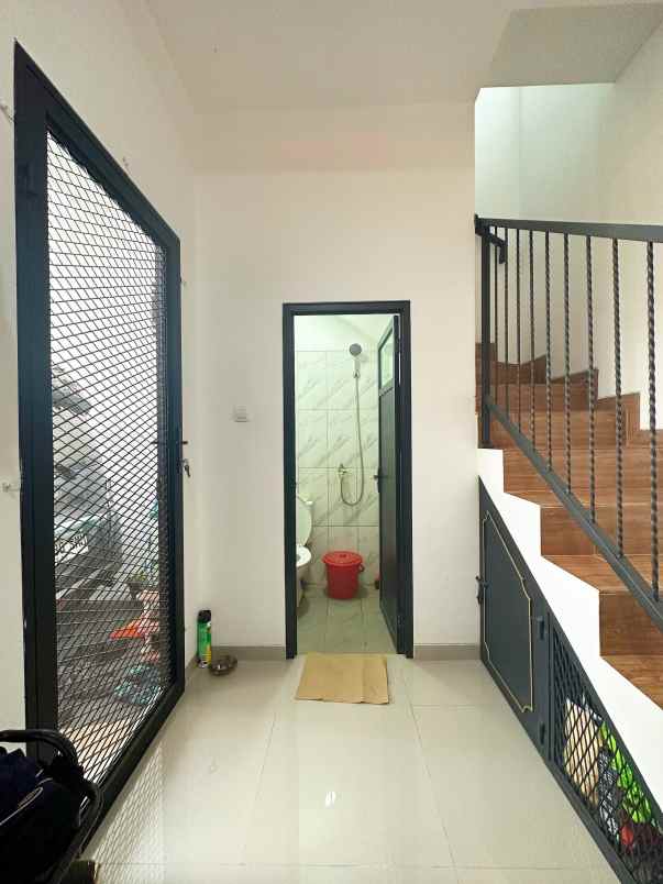 dijual rumah kalisari