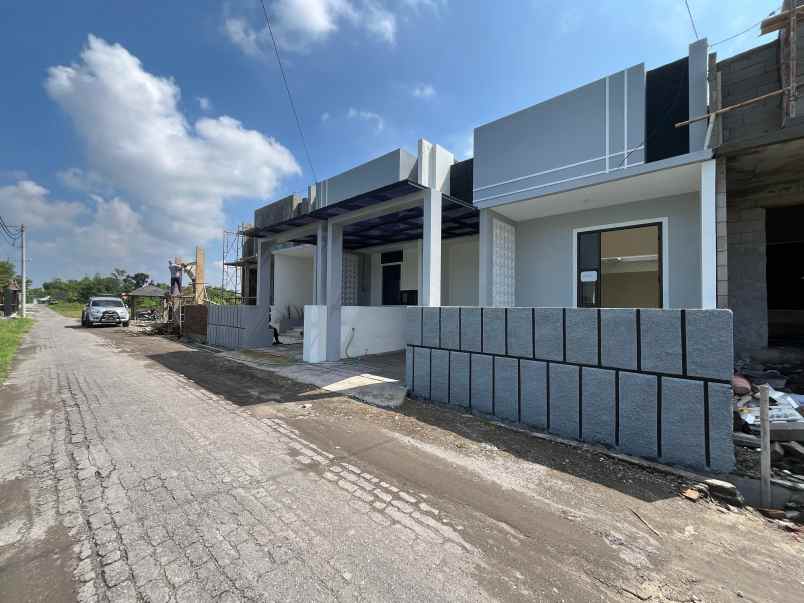 dijual rumah kalitirto berbah sleman