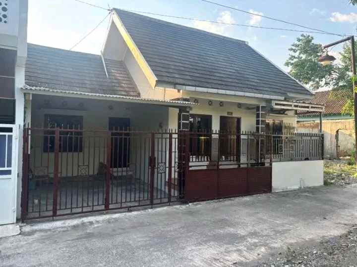 dijual rumah kampus unriyo
