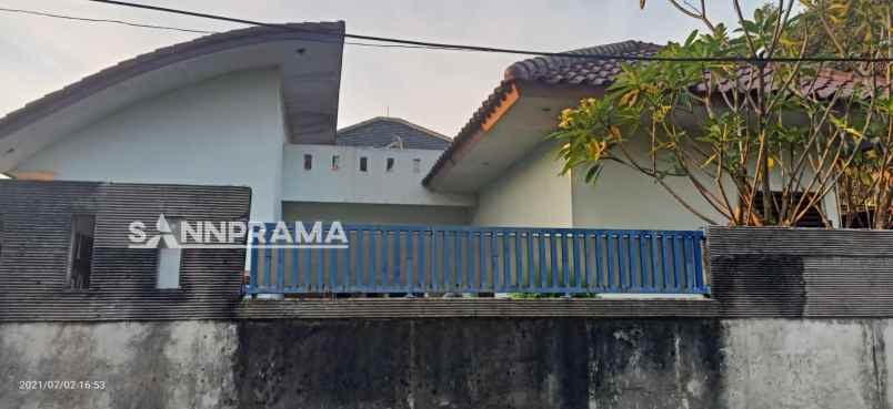 dijual rumah kantor kelurahan gandu