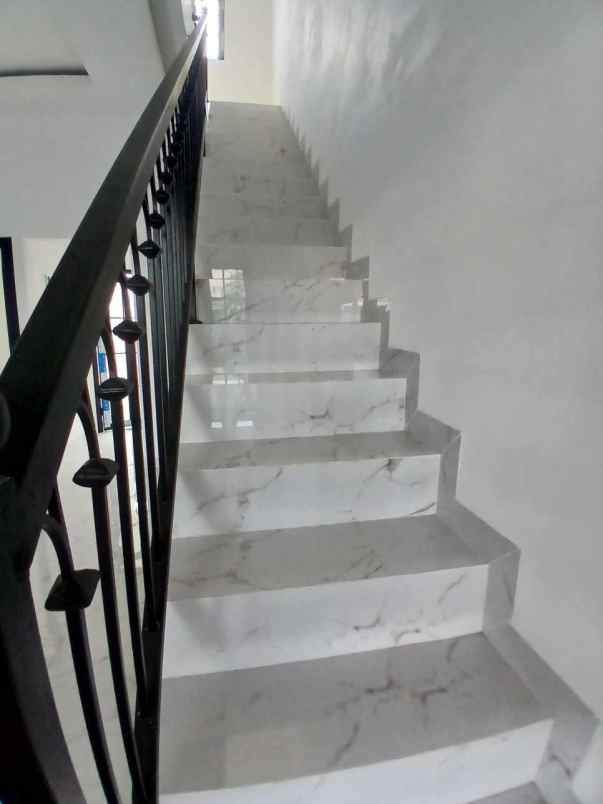 dijual rumah kavling ui tanah baru depok