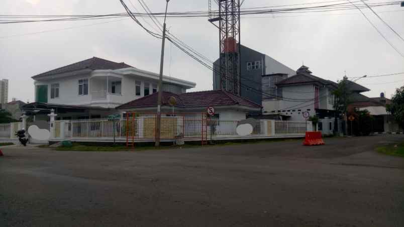 dijual rumah kawaluyaan indah soekarno