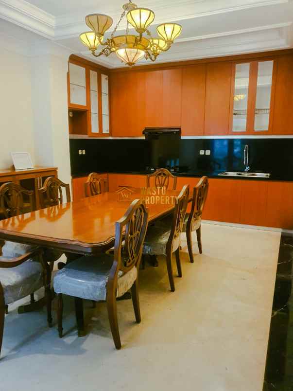 dijual rumah kebayoran baru