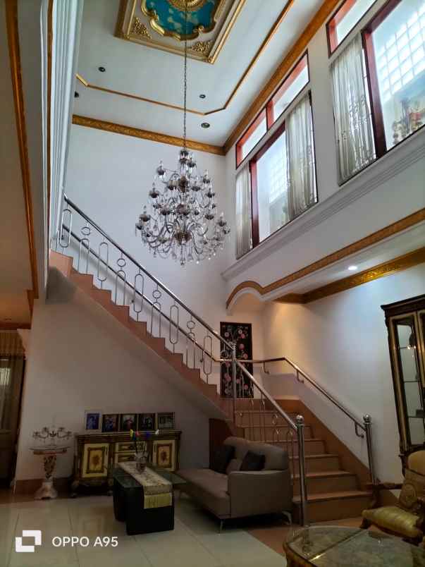 dijual rumah kebayoran lama