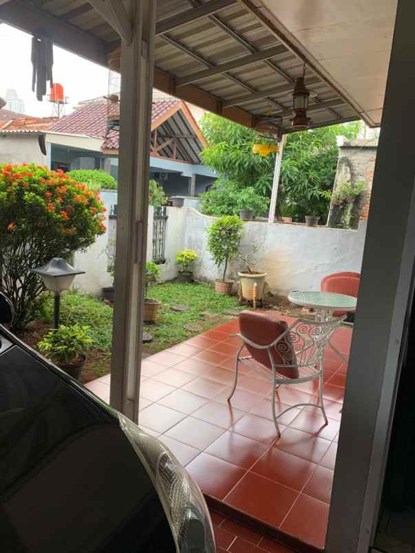 dijual rumah kebayoran lama