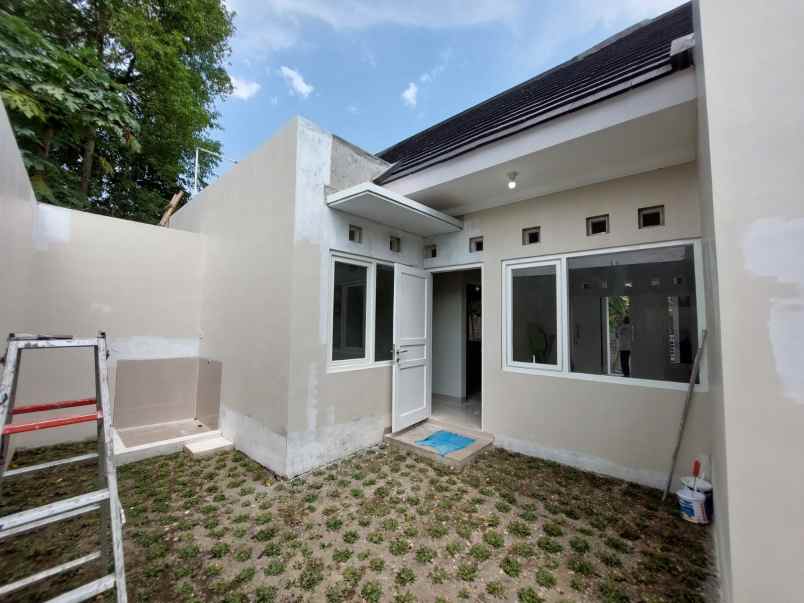 dijual rumah kebondalem