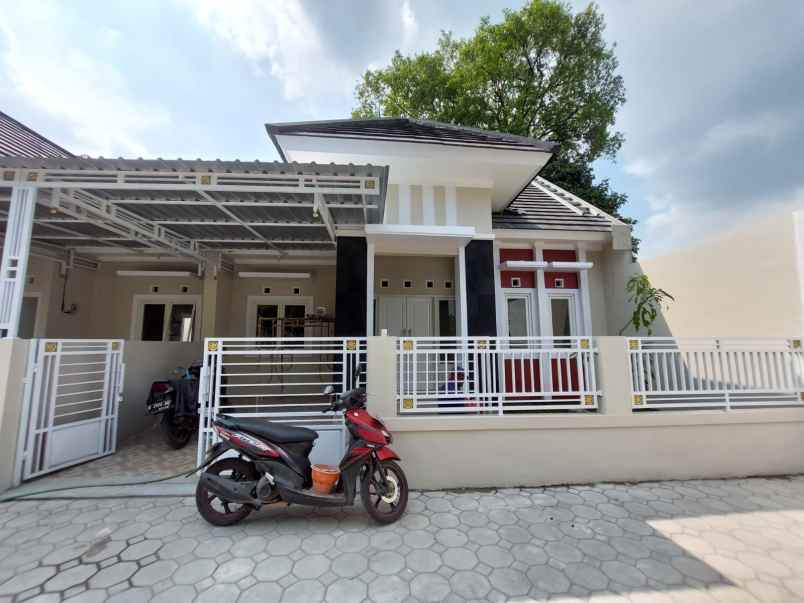 dijual rumah kebondalem