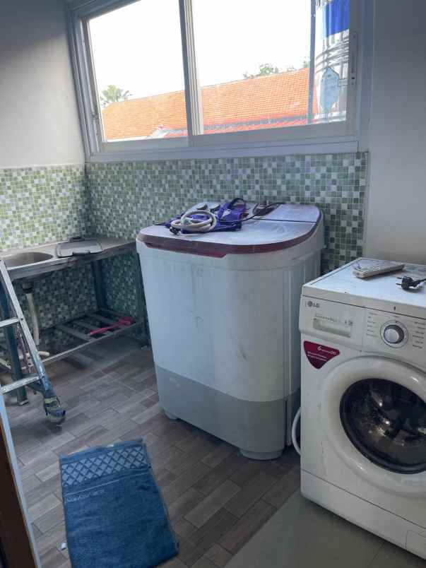 dijual rumah kebonsari