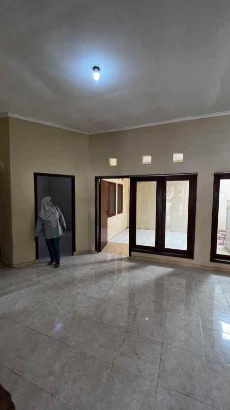 dijual rumah kebraon indah permai