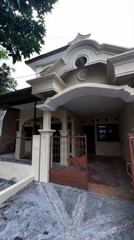 dijual rumah kebraon indah permai