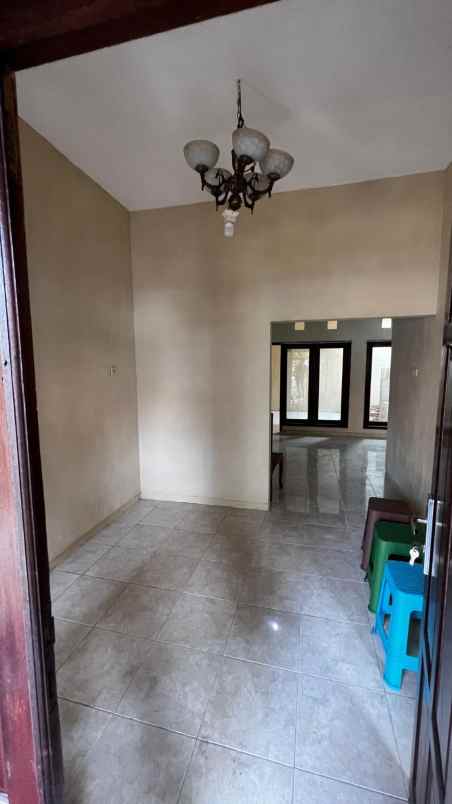 dijual rumah kebraon indah permai