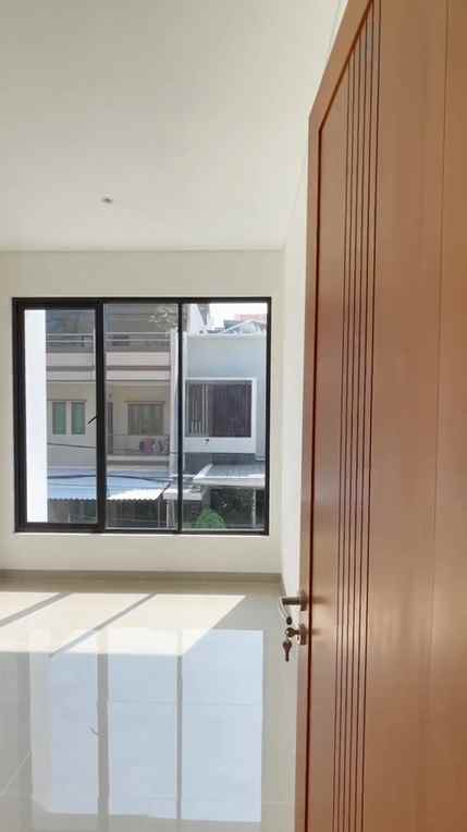 dijual rumah kelapa cengkir kelapa gading