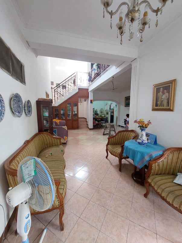 dijual rumah kelapa dua kebun jeruk