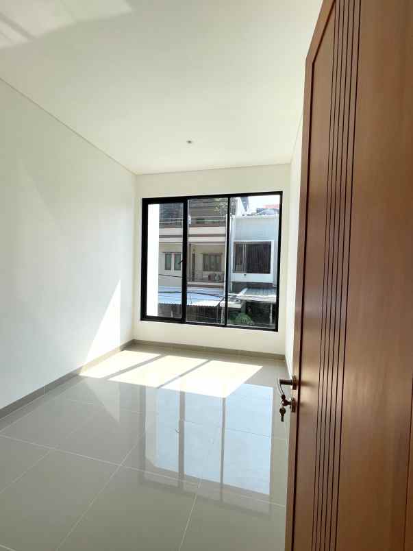 dijual rumah kelapa gading