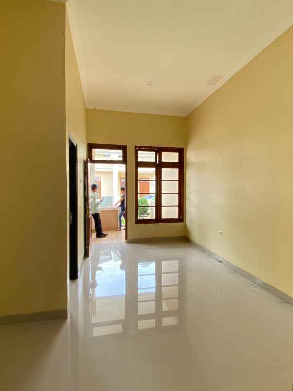 dijual rumah keradenan sukahati bogor