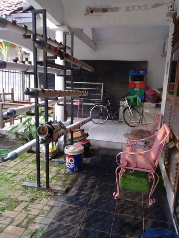 dijual rumah ketintang madya