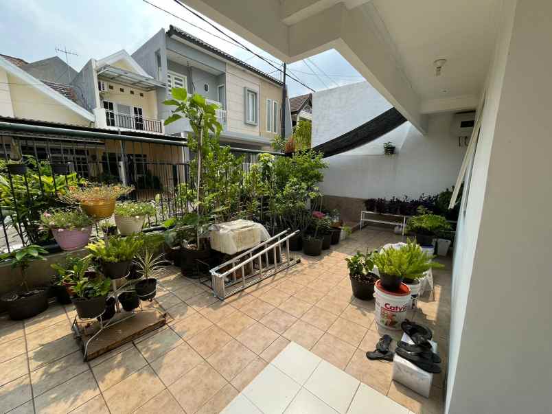 dijual rumah klampis semolo