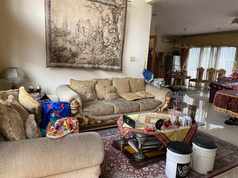 dijual rumah komplek bali view cirendeu