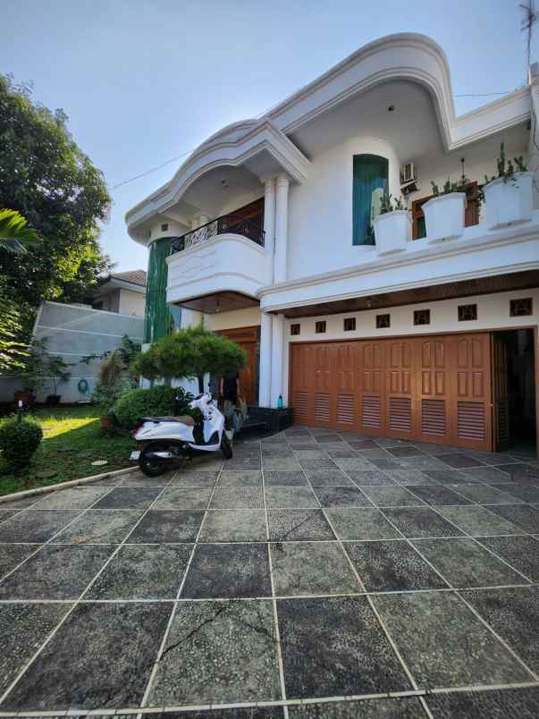 dijual rumah komplek billymoon