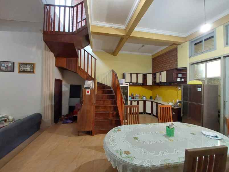 dijual rumah komplek bukit damai indah