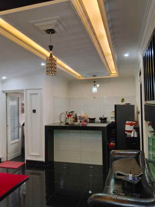 dijual rumah komplek cidura regency