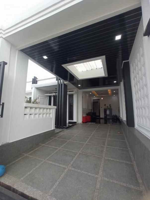 dijual rumah komplek cidura regency