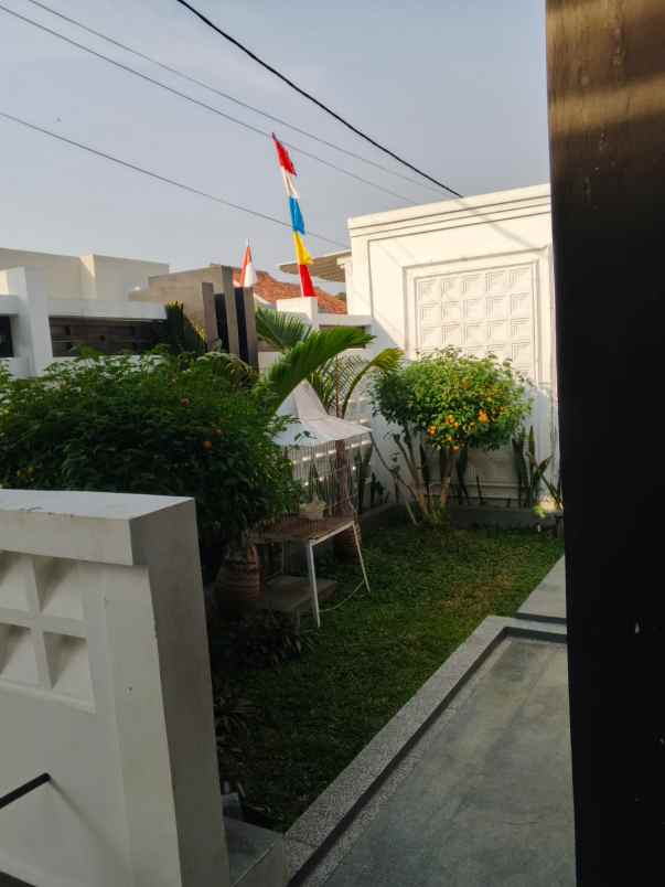 dijual rumah komplek cidura regency