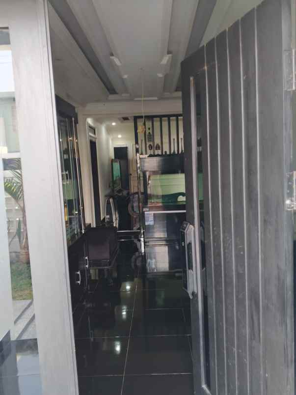 dijual rumah komplek cidura regency