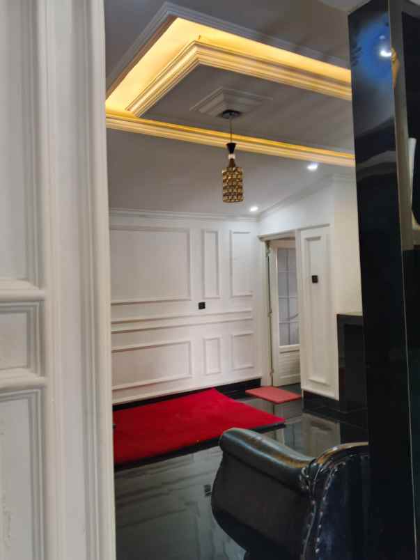 dijual rumah komplek cidura regency