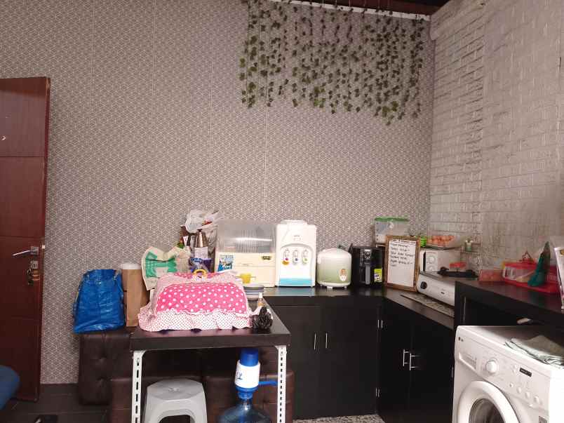 dijual rumah komplek cihanjuang