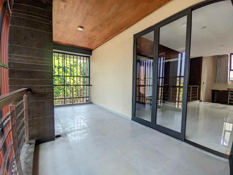 dijual rumah komplek eksklusif resort